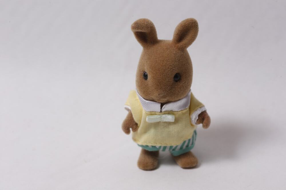 Sylvanian Families Radish Dappledawn Rabbit Flocked Figurine ~ 260812-WH 959